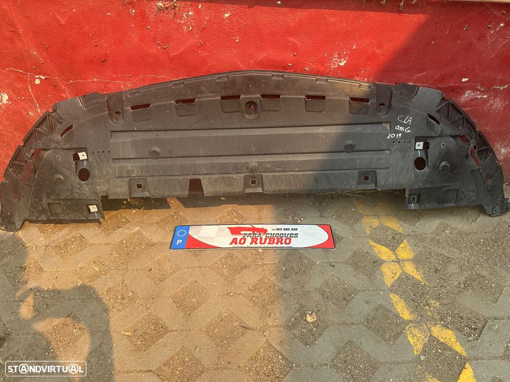 Base inferior parachoque Mercedes cla amg - 1