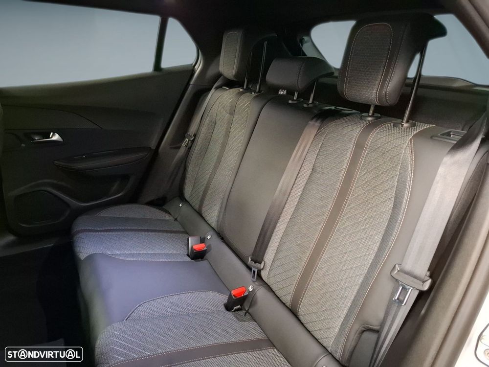 Peugeot 2008 1.2 Allure - 12
