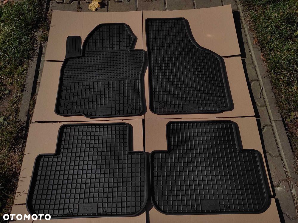 NOWE Dywaniki gumowe VW TOURAN I 03r-2010r dopasowane korytka korytko - 1