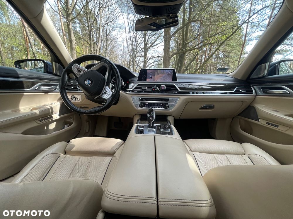 BMW Seria 7 740Li - 13