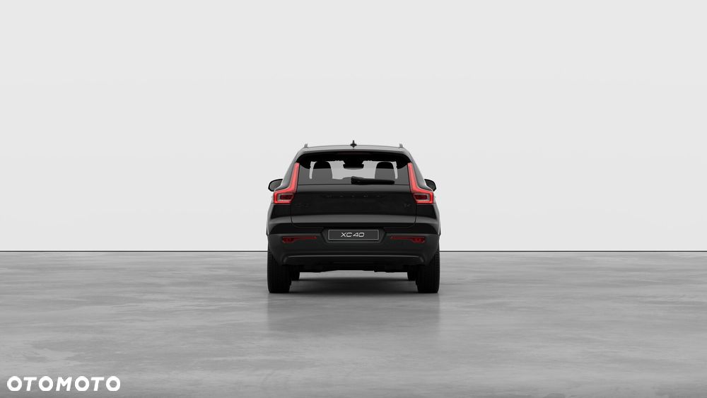 Volvo XC 40 B4 Plus Black Edition - 5
