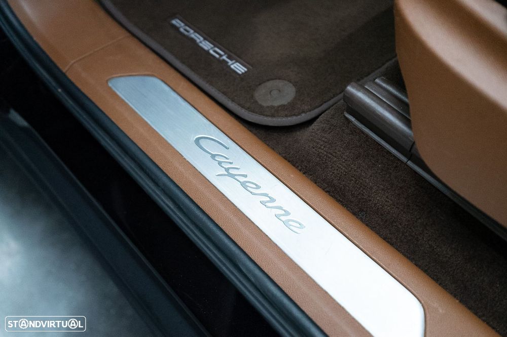 Porsche Cayenne Coupé E-Hybrid - 25
