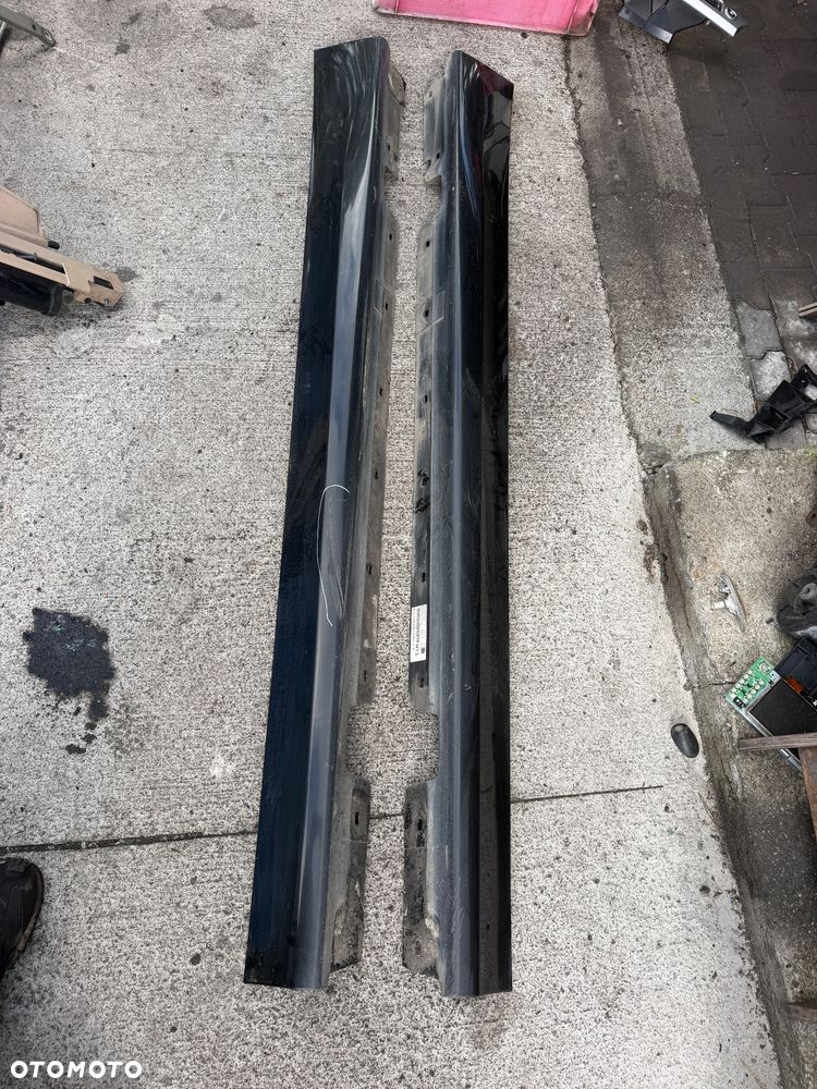 Listwy progowe nakładka na próg lewa prawa 668 Schwarz 2 II e90 e91 przedlift