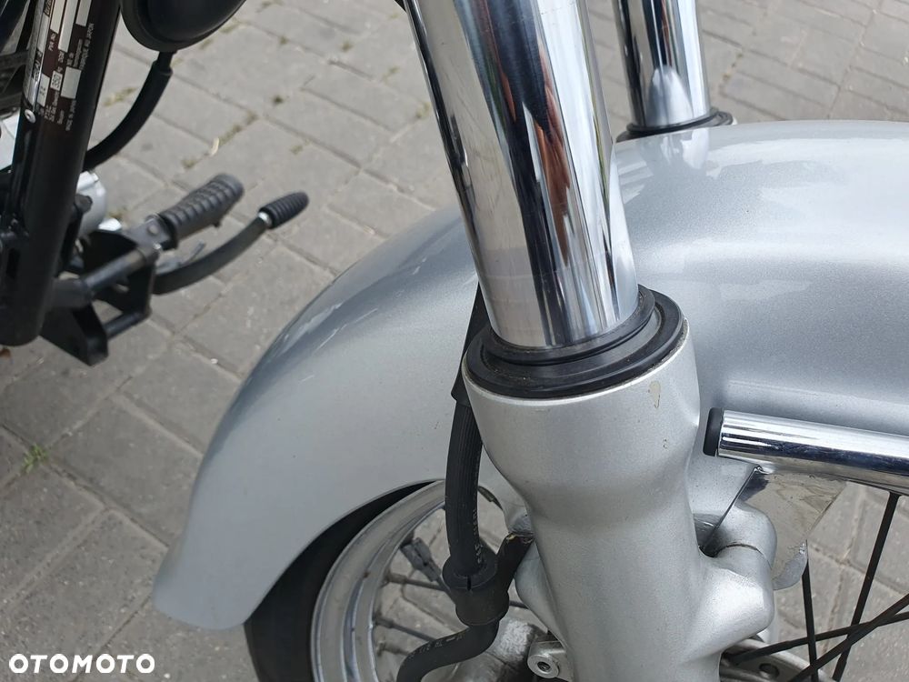 Suzuki Intruder - 16