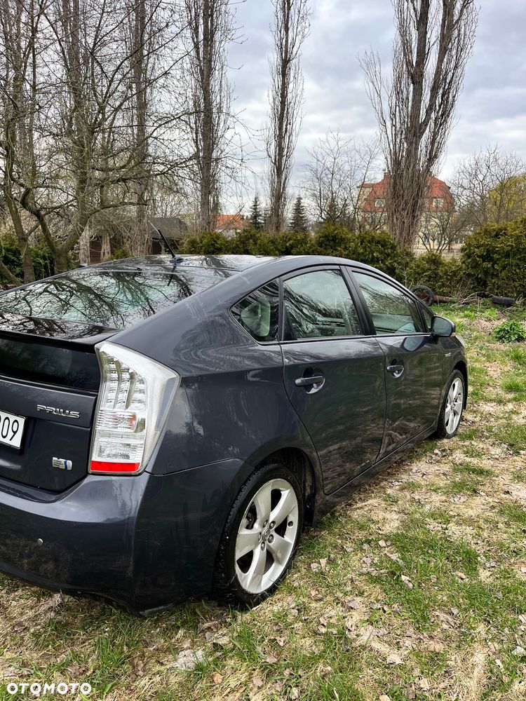 Toyota Prius 1.8 HSD Prestige - 3