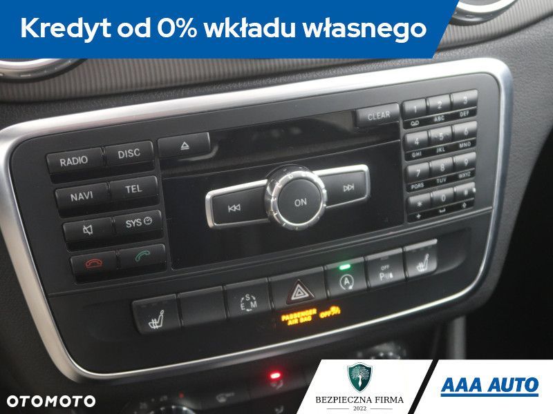 Mercedes-Benz GLA - 14