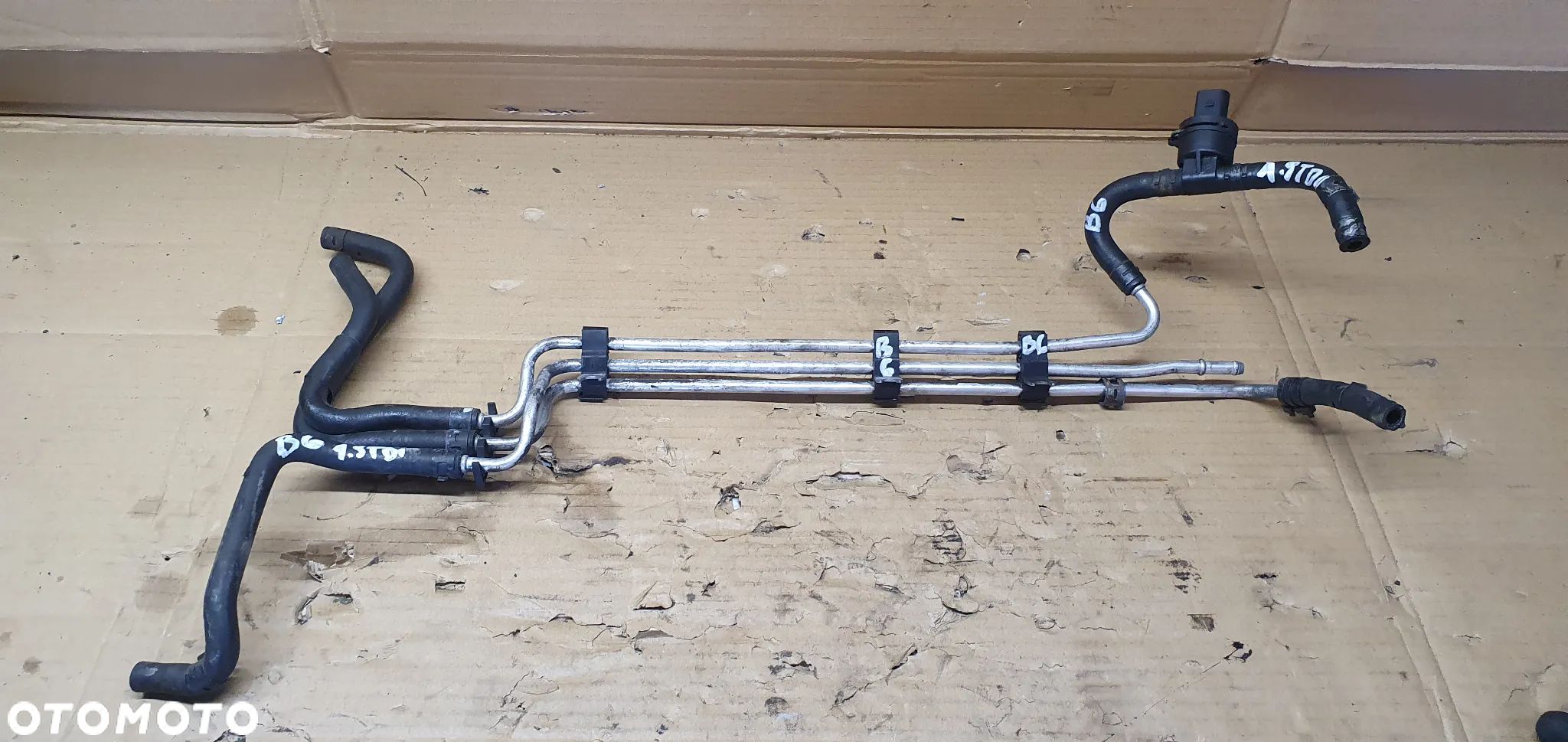 Przewody rurki paliwa VW Passat B6 1.9 TDI 3C0130307 3C0127399A - 1