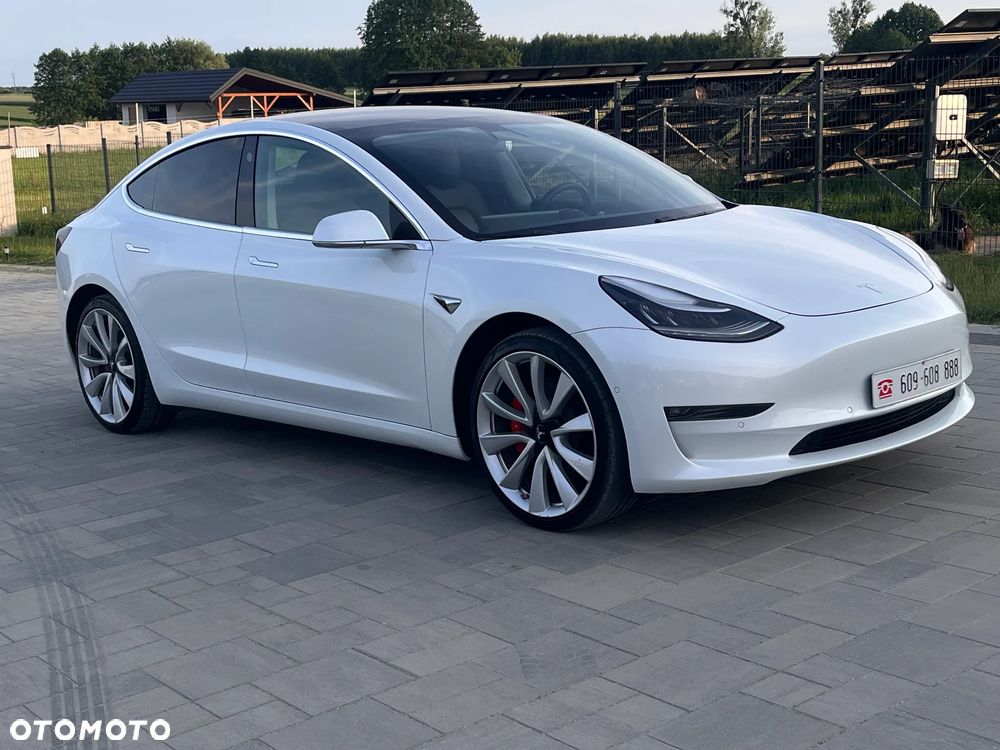 Tesla Model 3 - 3