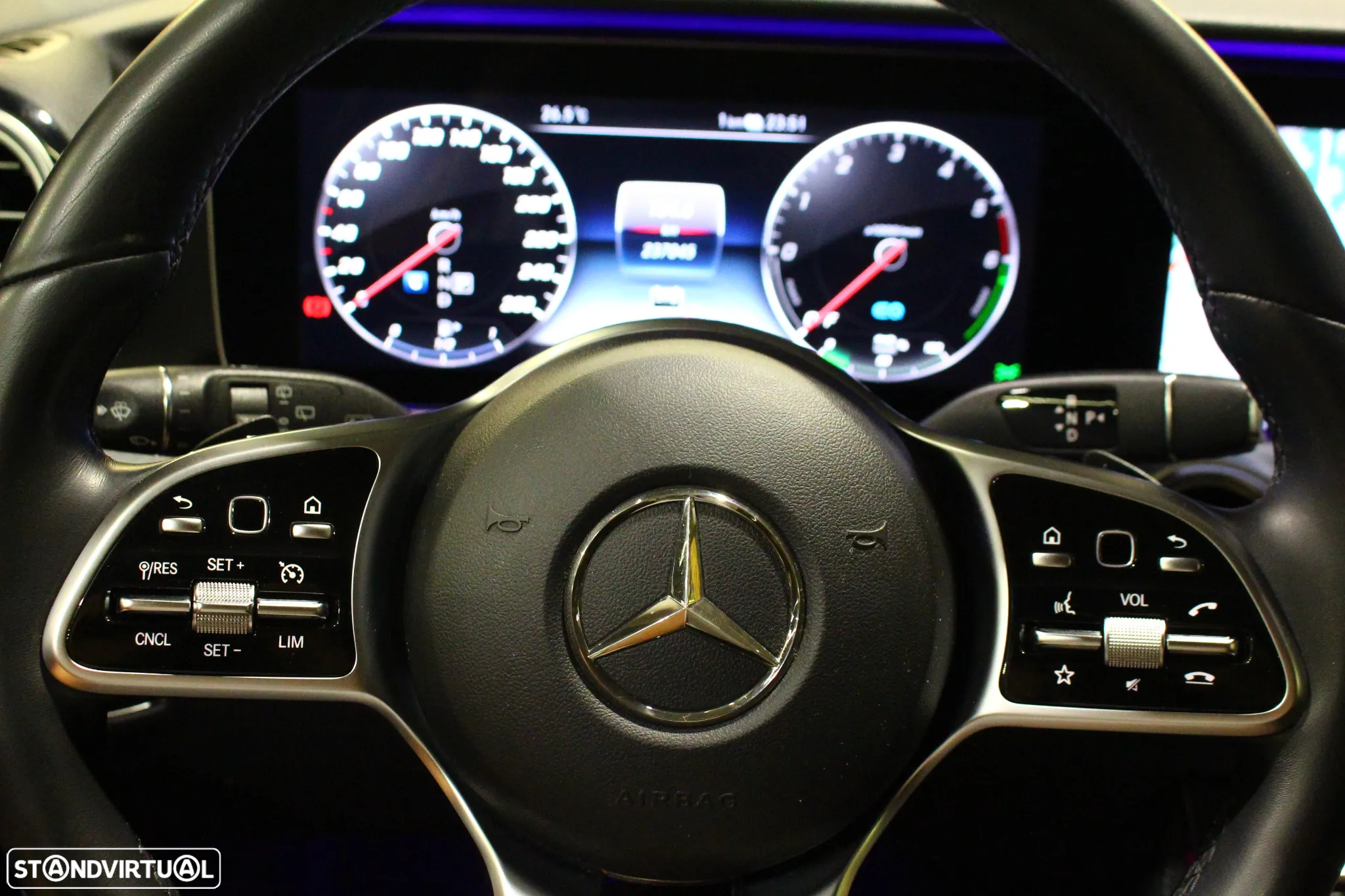 Mercedes-Benz E 300 de Exclusive Line - 35