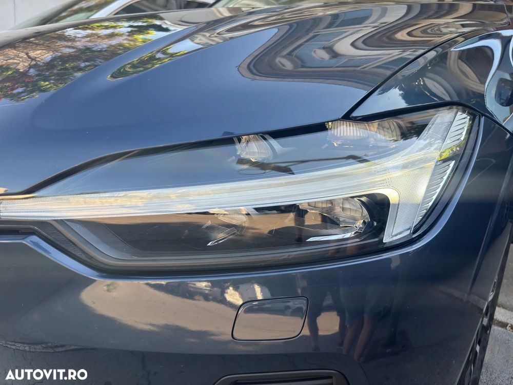 Volvo XC 60 B4 MHEV AT FWD Core - 9