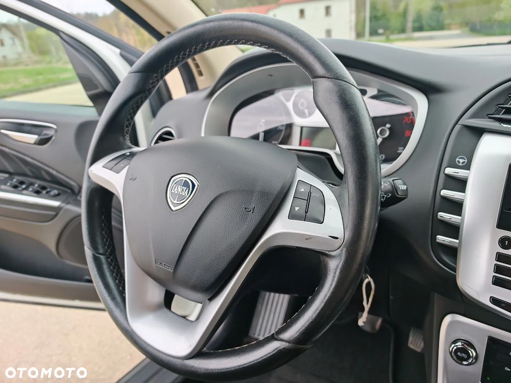 Lancia Delta 1.4 T-Jet 16v Oro - 19