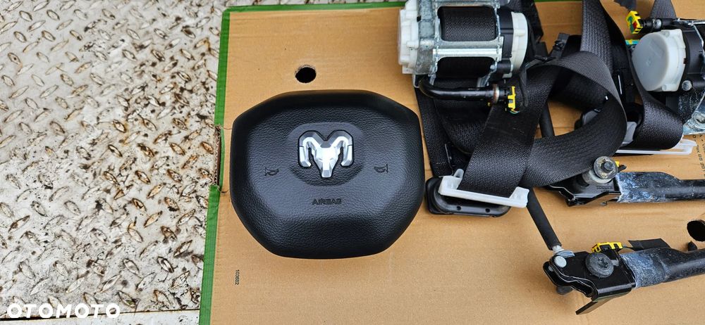 RAM 1500 V 5 2019- Big Horn Kompletny kokpit Deska rozdzielacza Poduszki powietrzne Airbag Napinacze Pasy bezpieczeństwa ORYGINAŁ - 5