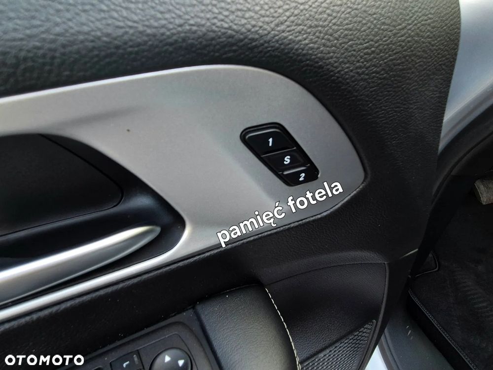 Chrysler Pacifica - 40