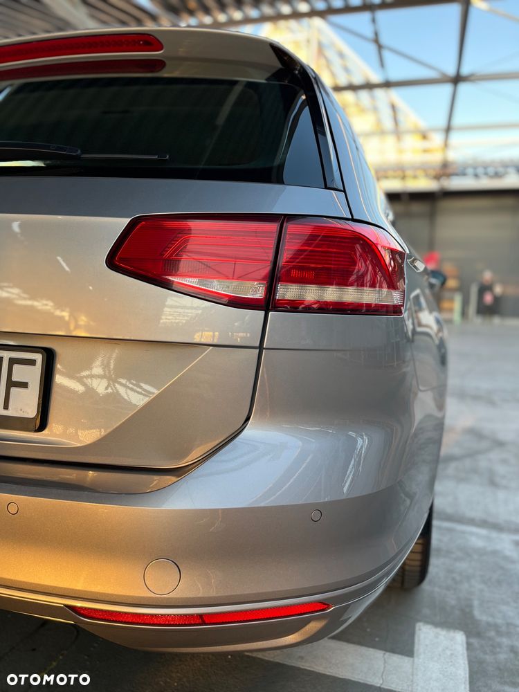Volkswagen Passat 2.0 TDI SCR Comfortline - 16