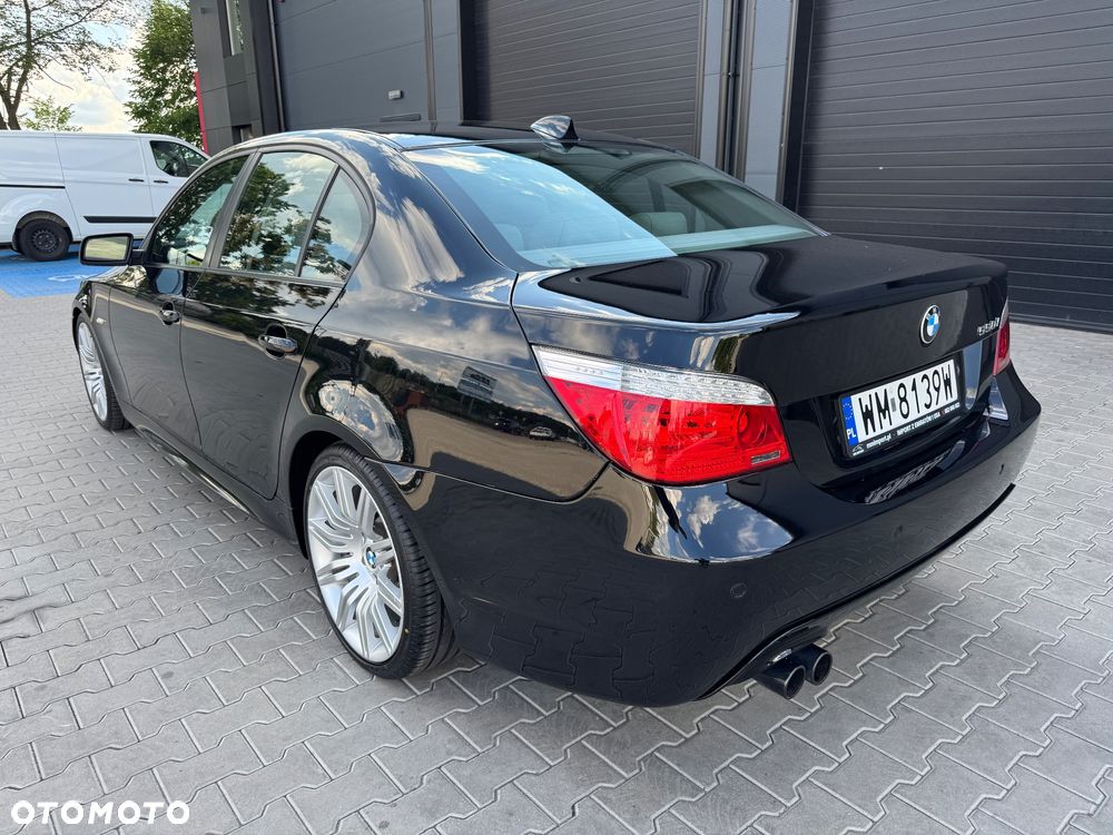 BMW Seria 5 550i Sport-Aut - 12