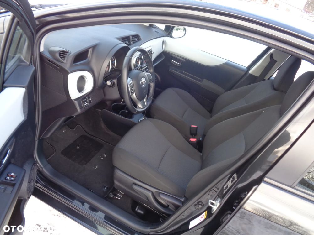 Toyota Yaris Hybrid 100 Life - 14