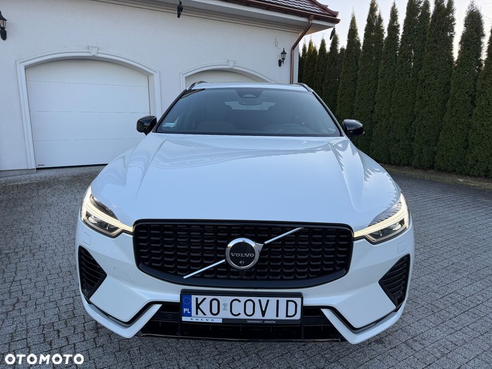 Volvo XC 60 T6 Plug-In Hybrid AWD Ultra Dark - 2