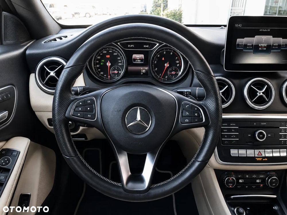 Mercedes-Benz CLA 250 4-Matic AMG Line - 18