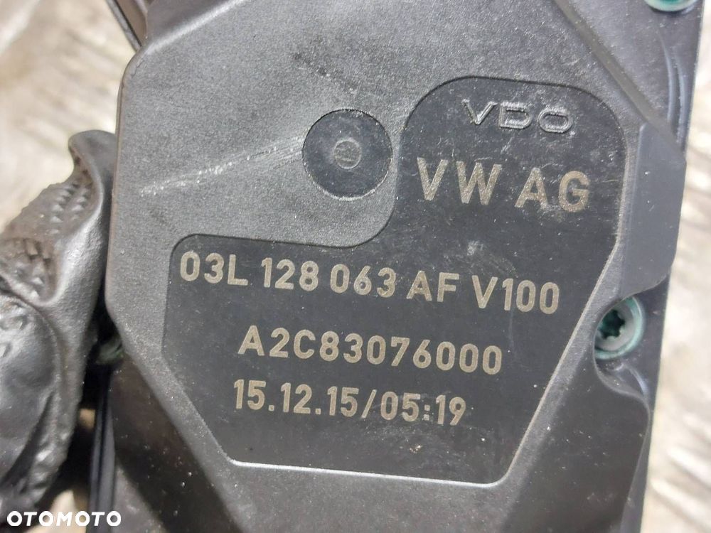 PRZEPUSTNICA + NASTAWNIK KLAP AUDI A4 B8 2.0 TDI 03L129086 03L128063AF - 3