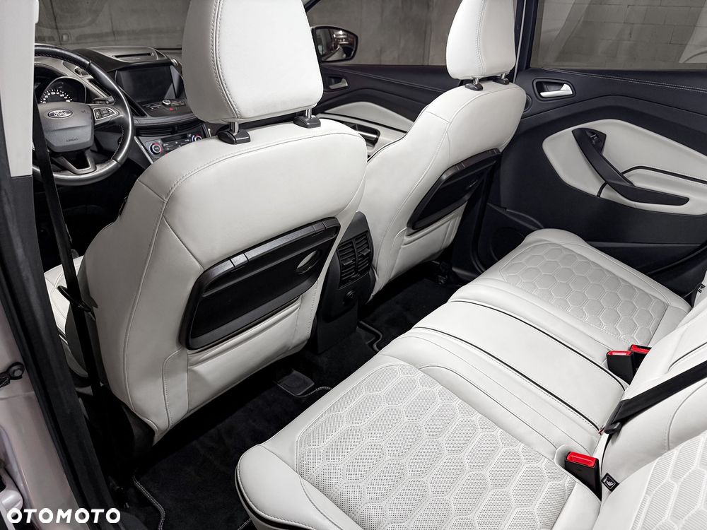 Ford Kuga 2.0 TDCi 4x4 Vignale - 30