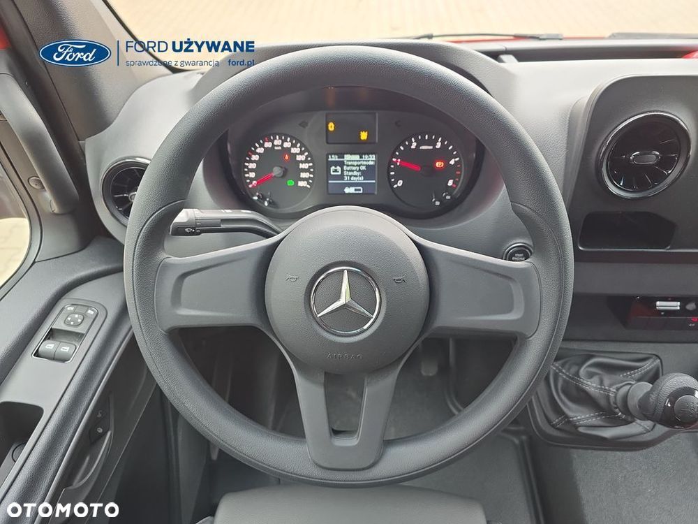 Mercedes-Benz Sprinter - 17
