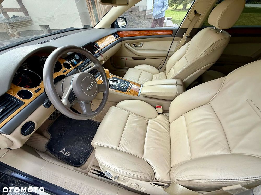 Audi A8 - 4