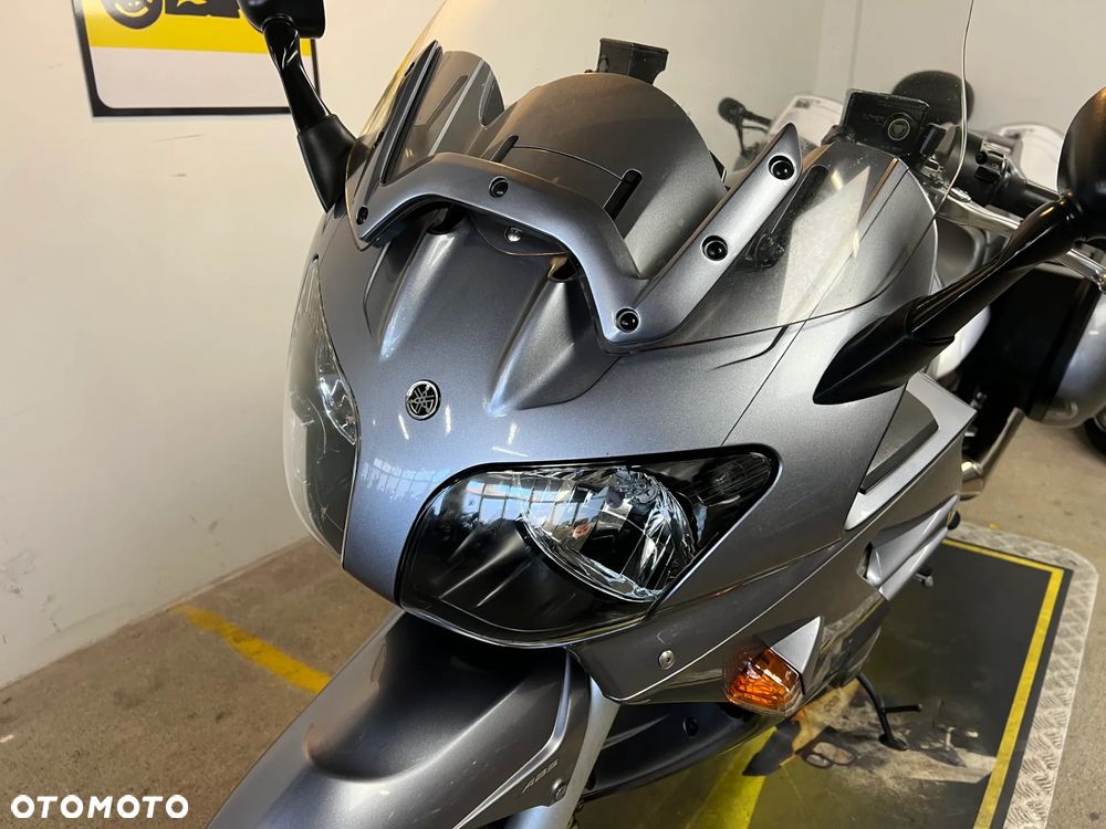 Yamaha FJR - 23