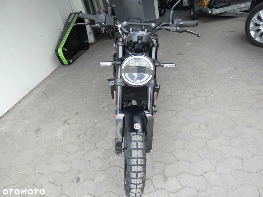 Husqvarna Svartpilen - 3