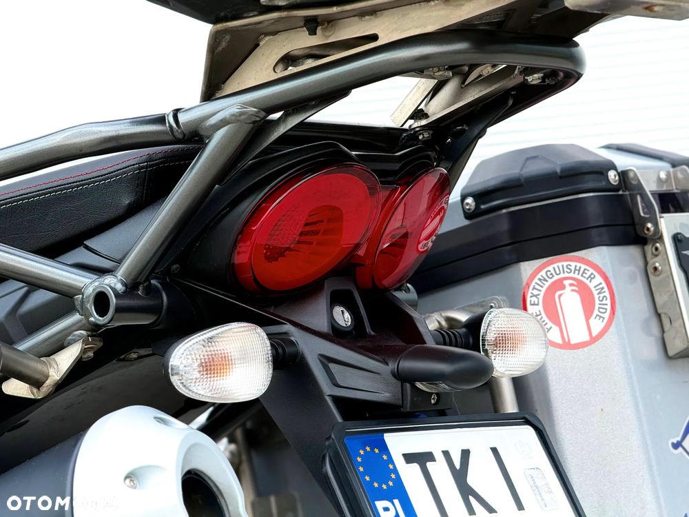 Moto Guzzi V85 - 25