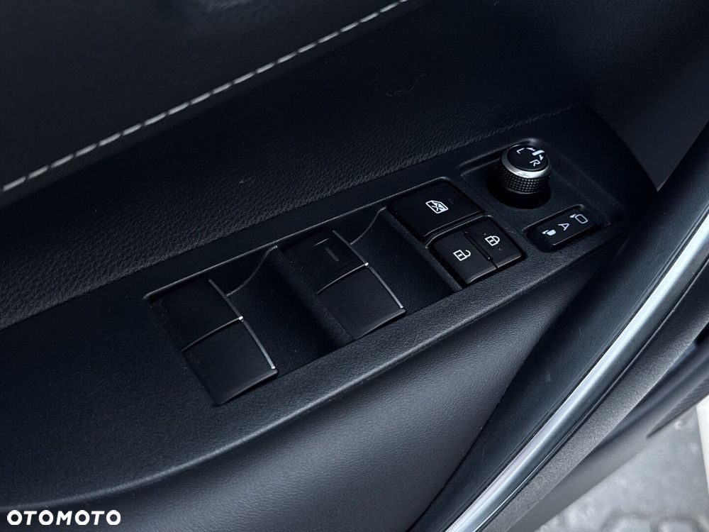 Toyota Corolla 2.0 Hybrid Style - 29