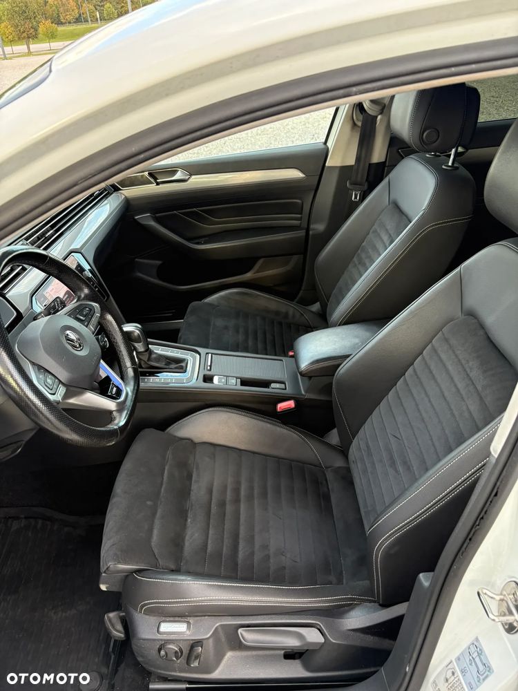 Volkswagen Passat - 12