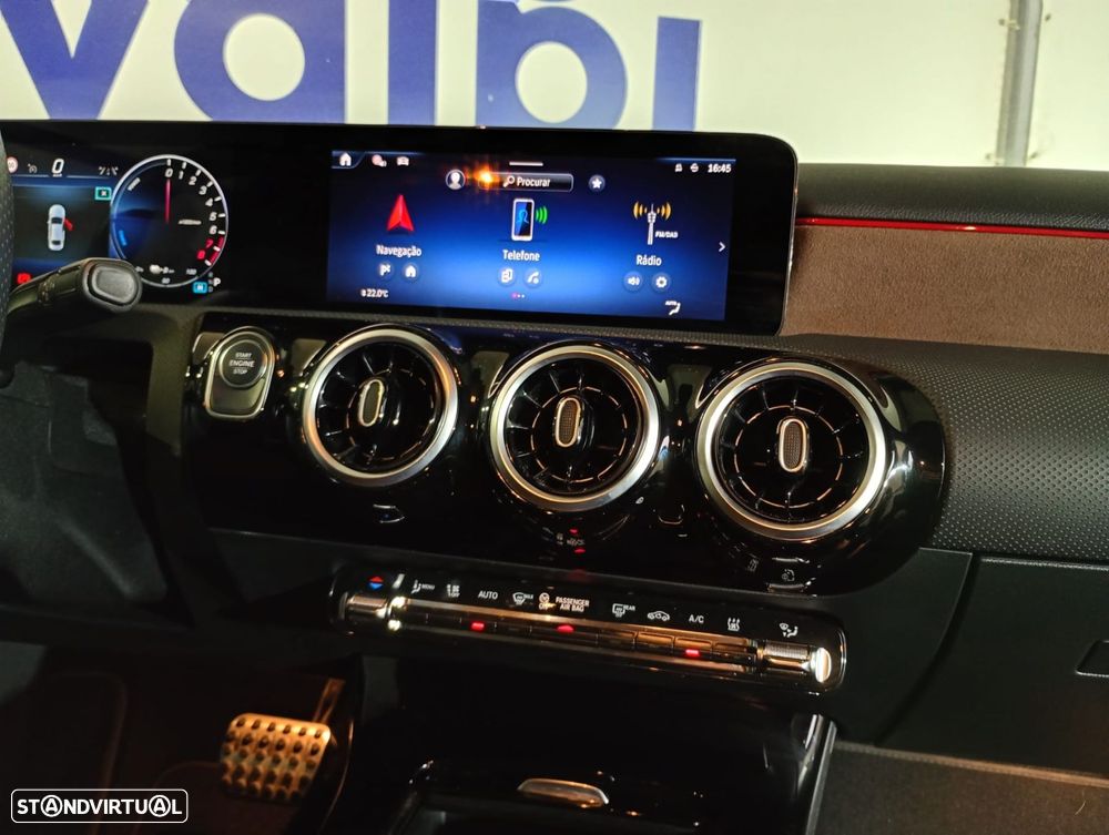 Mercedes-Benz A 250 - 25