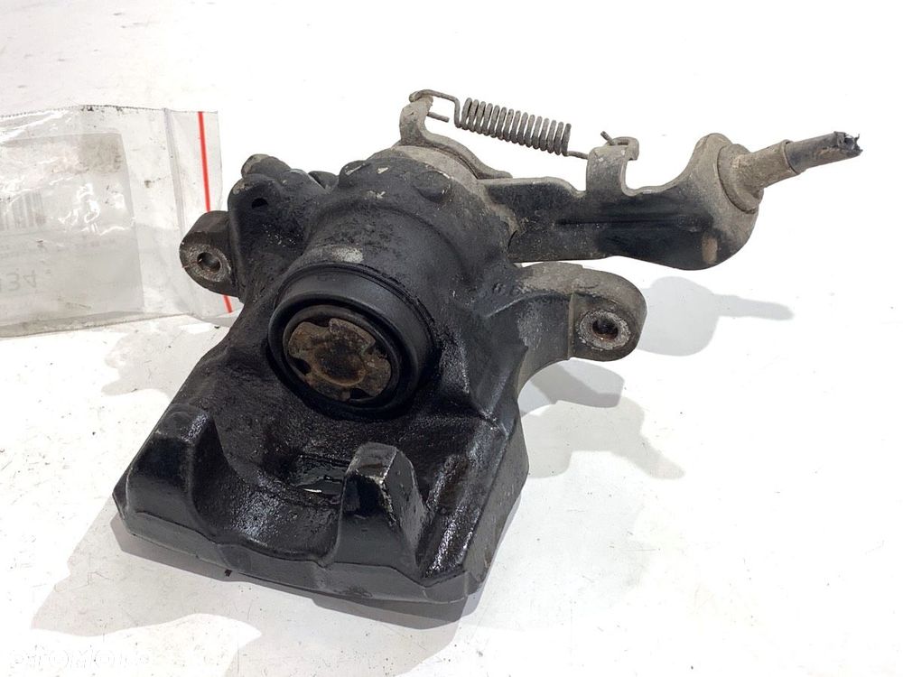 ZACISK LEWY TYŁ  MAZDA 3 (BM, BN) 2013 - 2022 2.0 88 kW [120 KM] benzyna 2013 - 2022 - 4