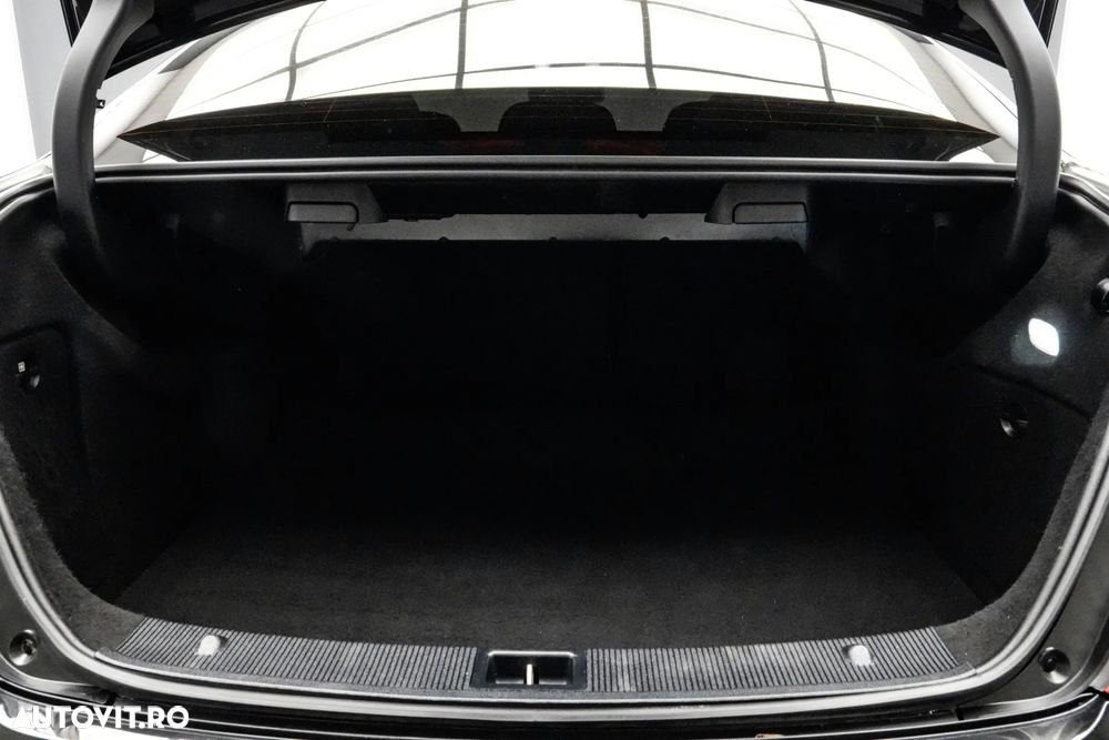 Mercedes-Benz C 250 CDI DPF (BlueEFFICIENCY) Avantgarde - 24