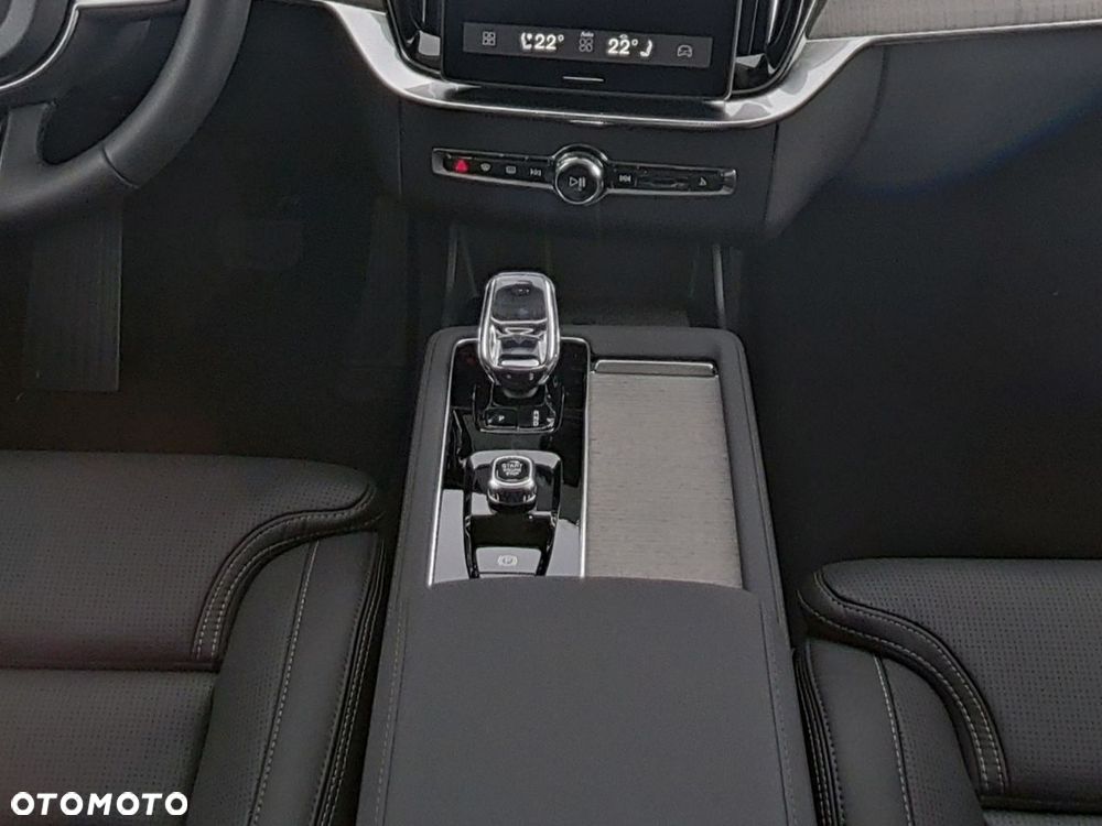 Volvo XC 90 T8 AWD Plug-In Hybrid Ultra Dark 7os - 6