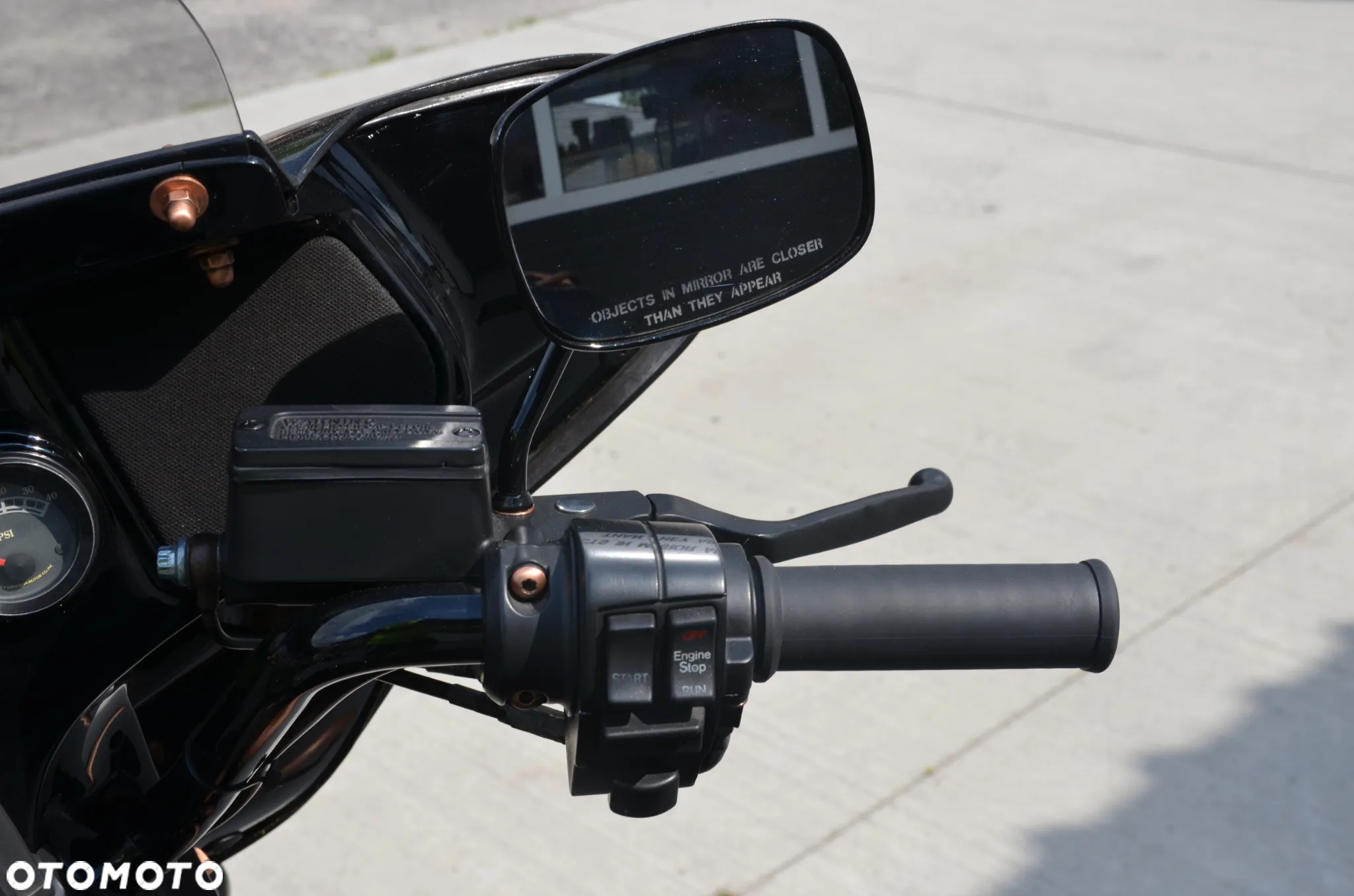 Harley-Davidson FLH Electra Glide - 27