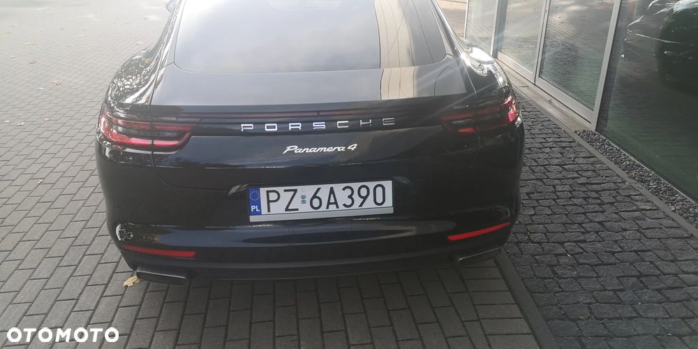 Porsche Panamera 4 E-Hybrid - 4