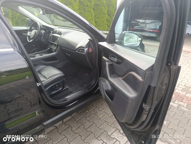 Jaguar F-Pace 25t AWD Prestige - 8