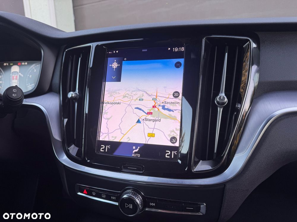 Volvo V60 B3 B DKG Momentum Pro - 34