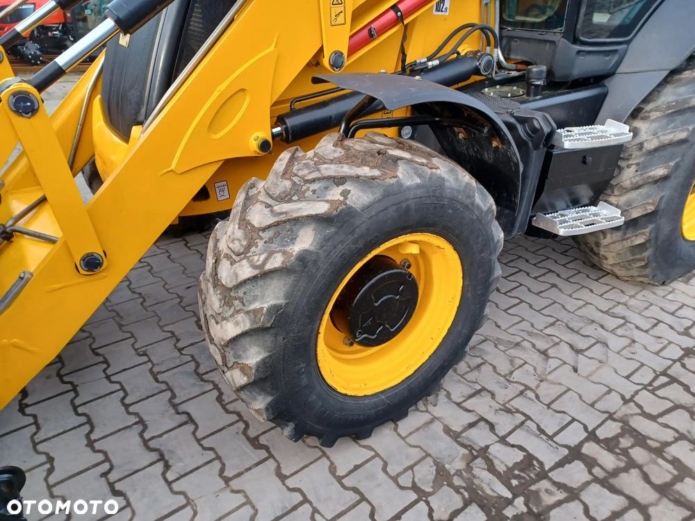 JCB 3CX - 9
