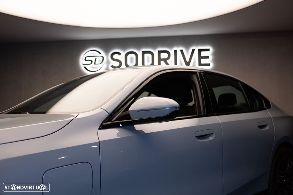 BMW 530 e Pack Desportivo M Pro - 7