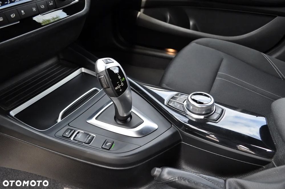 BMW Seria 1 118i GPF Sport Line - 17