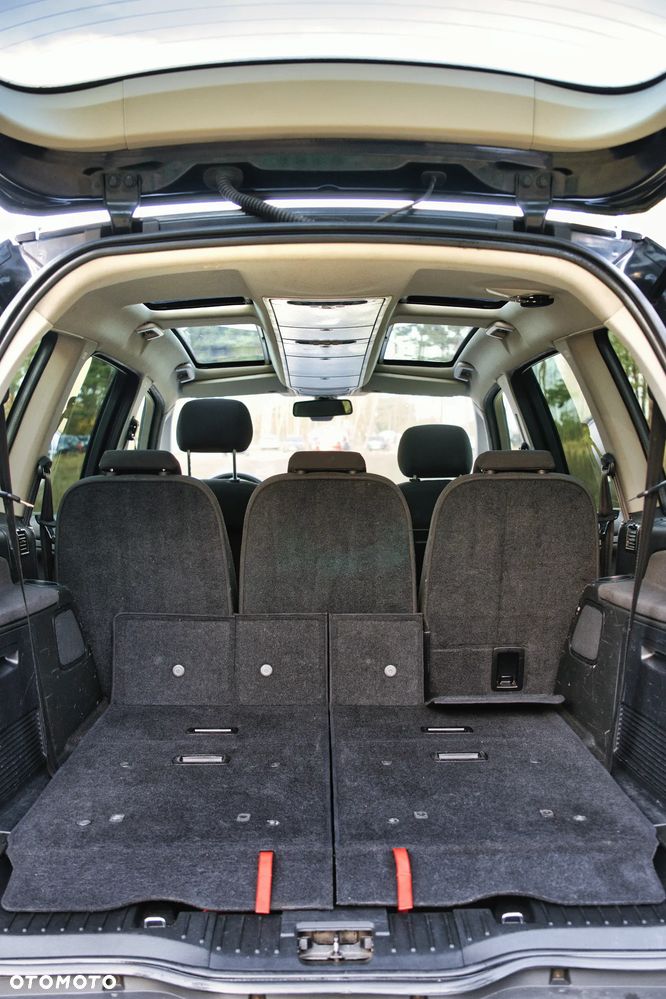 Ford Galaxy 2.2 TDCi Titanium - 9