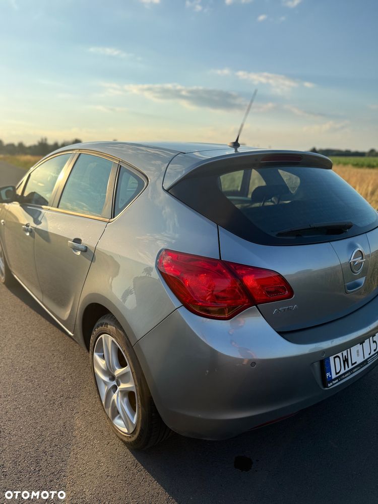 Opel Astra 1.6 Enjoy - 10