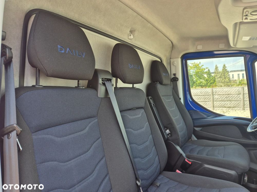 Iveco Daily 40C18 Hi-Matic 3.0 HPi, kontener 8PAL, winda DHollandia 750KG, klimatyzacja, - 16
