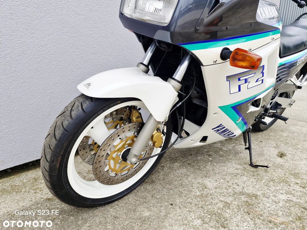 Yamaha FZ - 12