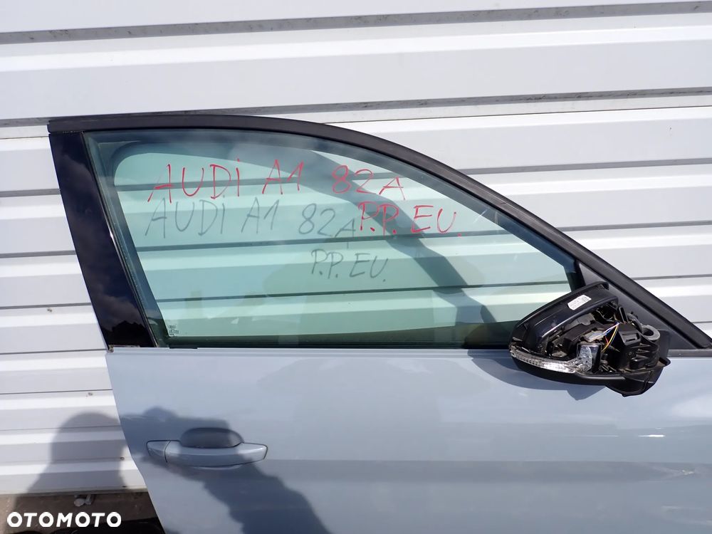 AUDI A1 82A  DRZWI PRAWE  PRZÓD - 2