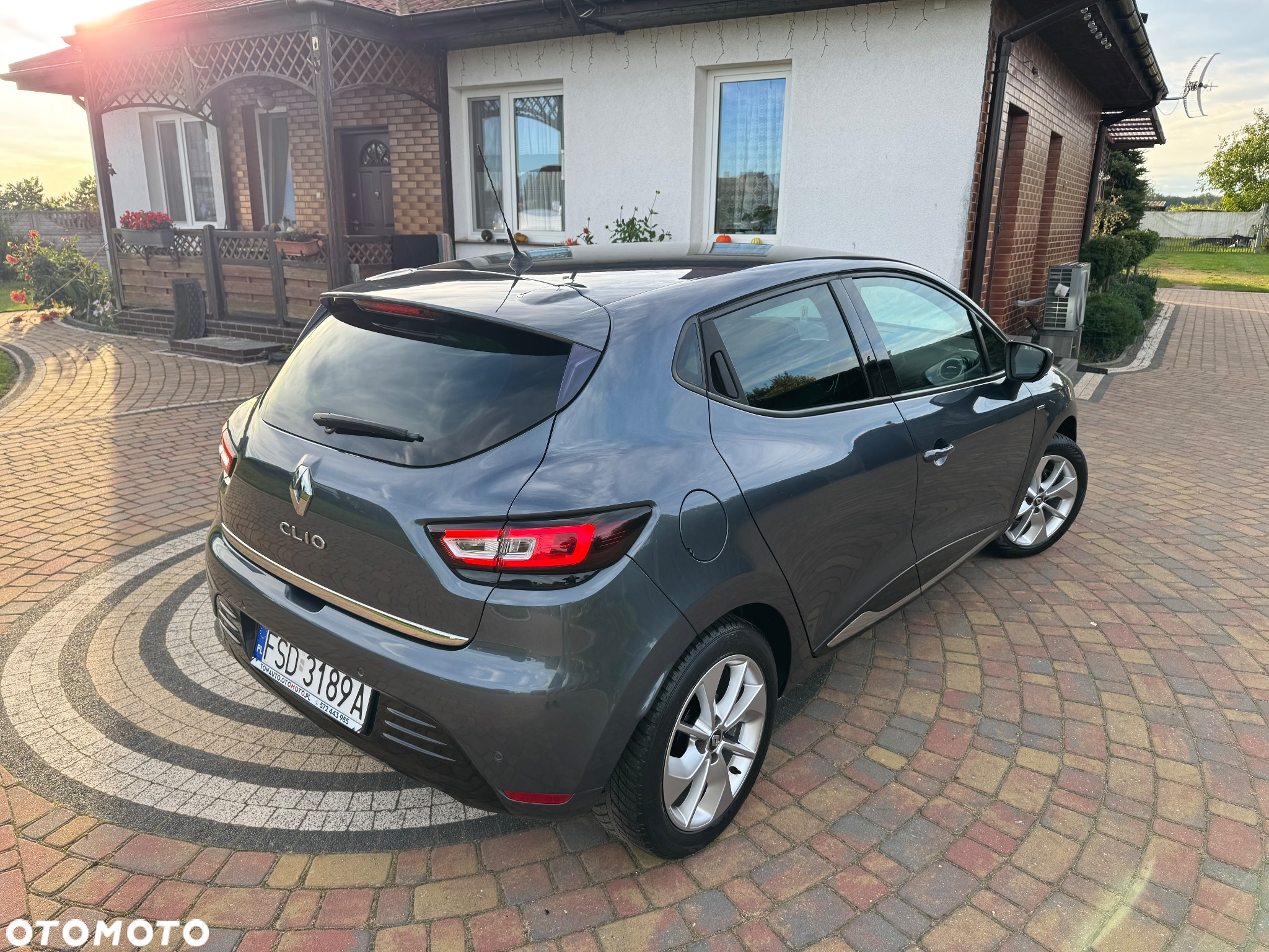 Renault Clio - 8