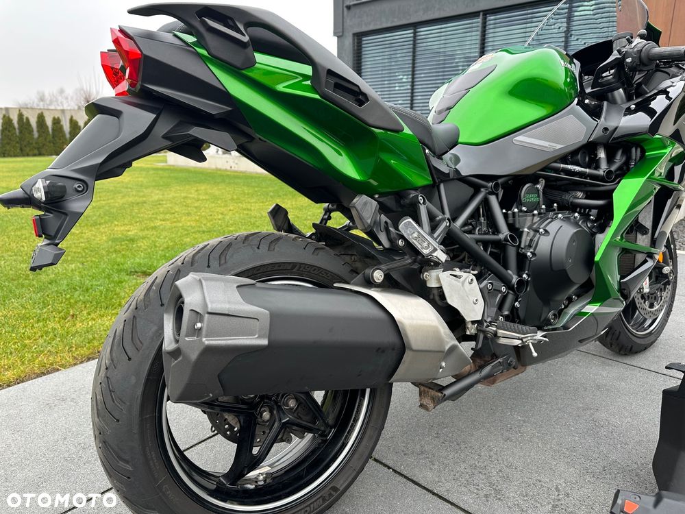 Kawasaki Ninja H2 SX - 27
