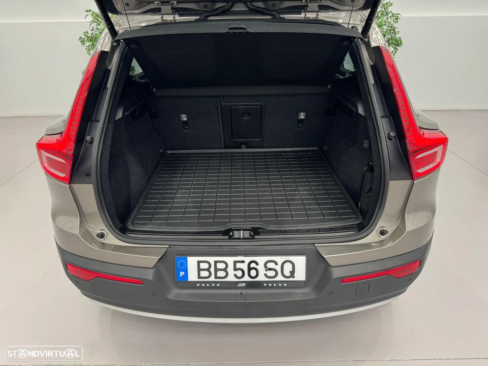 Volvo XC 40 B4 B DKG Momentum Pro - 39